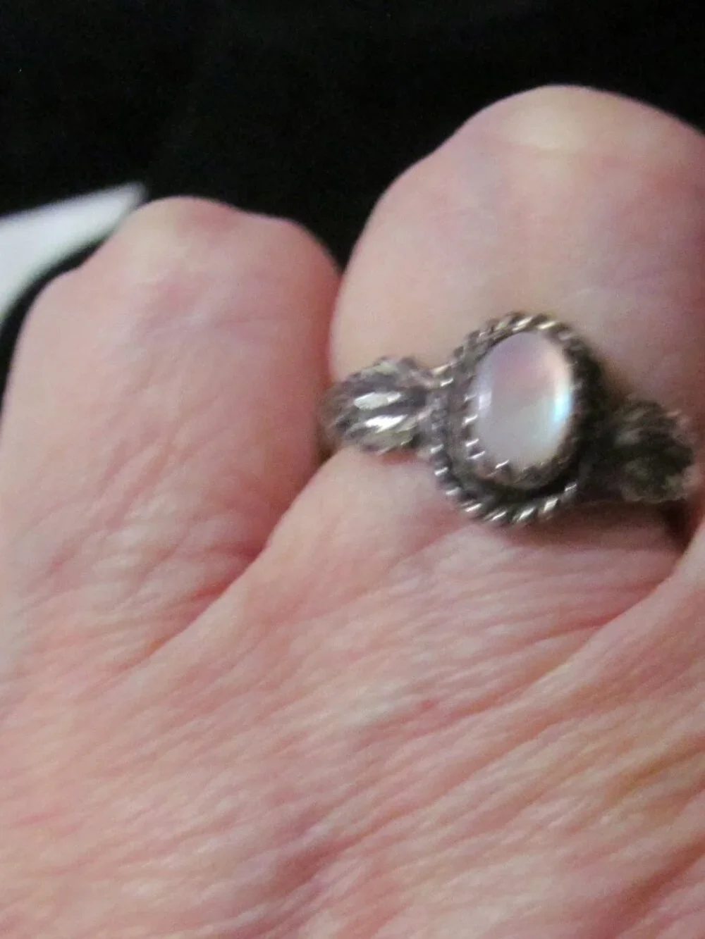 Sterling silver ring with mother of pearl